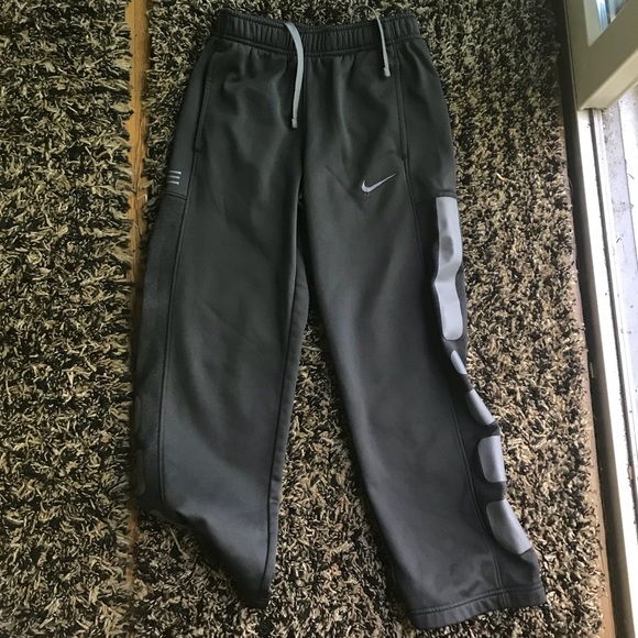 ✨SOLD ON MERC✨Nike Sweatpants - Picture 1 of 3